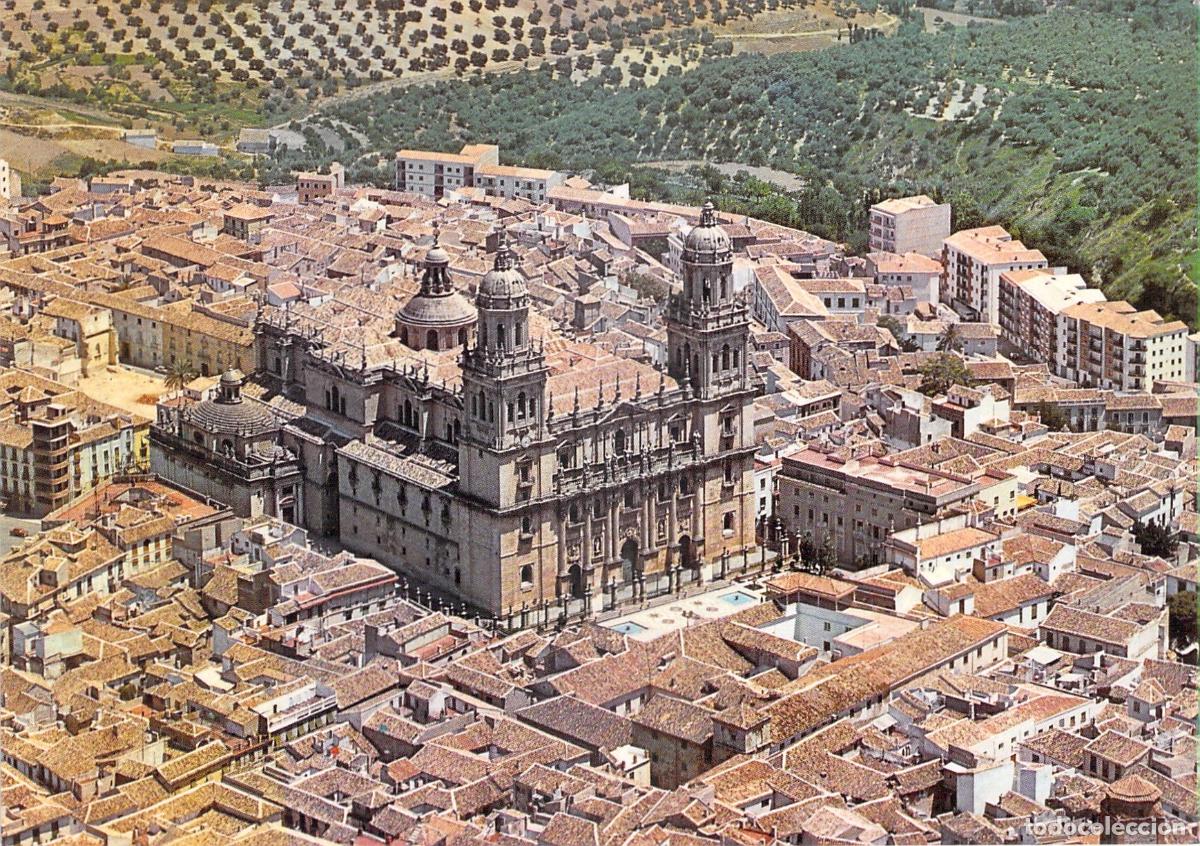 Postales: Postal de Ja&eacute;n - Vista Parcial de la Catedral y Ciudad
