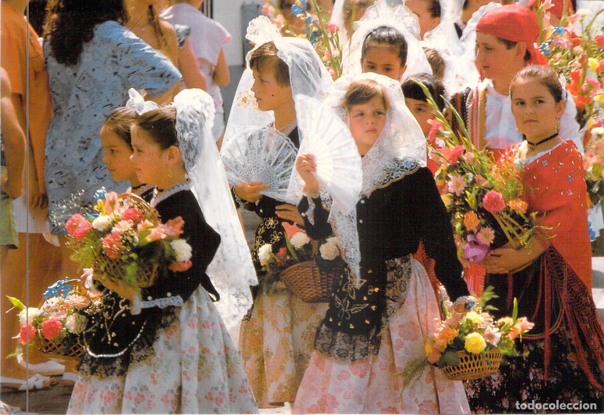 Postales: Postal de Guadalest: Ni&ntilde;as en Trajes T&iacute;picos con Flores