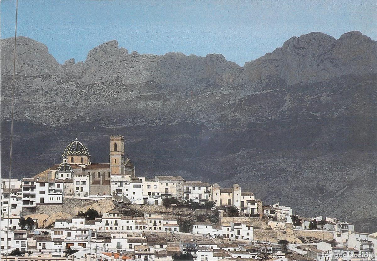 Postales: Postal de Altea Alicante con Iglesia y Sierra de Bernia