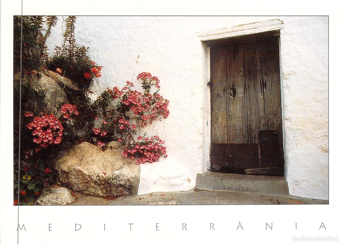 Postales: Postal de Fachada Mediterr&aacute;nea con Flores y Puerta R&uacute;stica