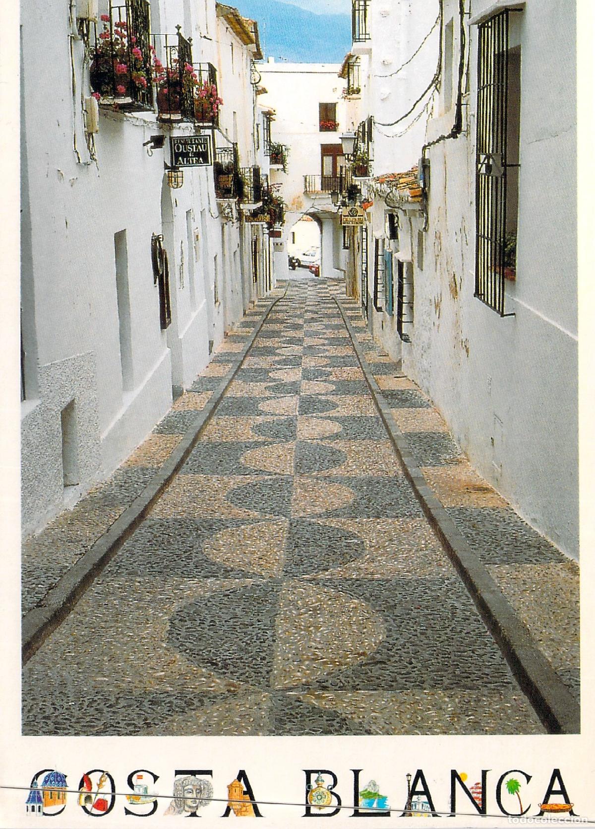 Postcards: Postal de Altea en la Costa Blanca, Calle T&iacute;pica con Casas Blancas
