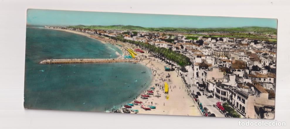 Postcards: Tarjeta Superpanor&aacute;mica. Sitges. Vista parcial de la Playa. Sin usar