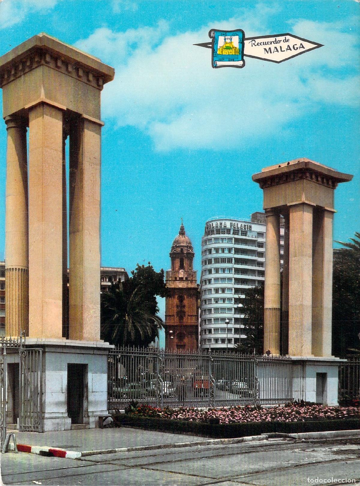 Postales: Postal de M&aacute;laga: Entrada al Puerto y Torre de la Catedral - Foto 1