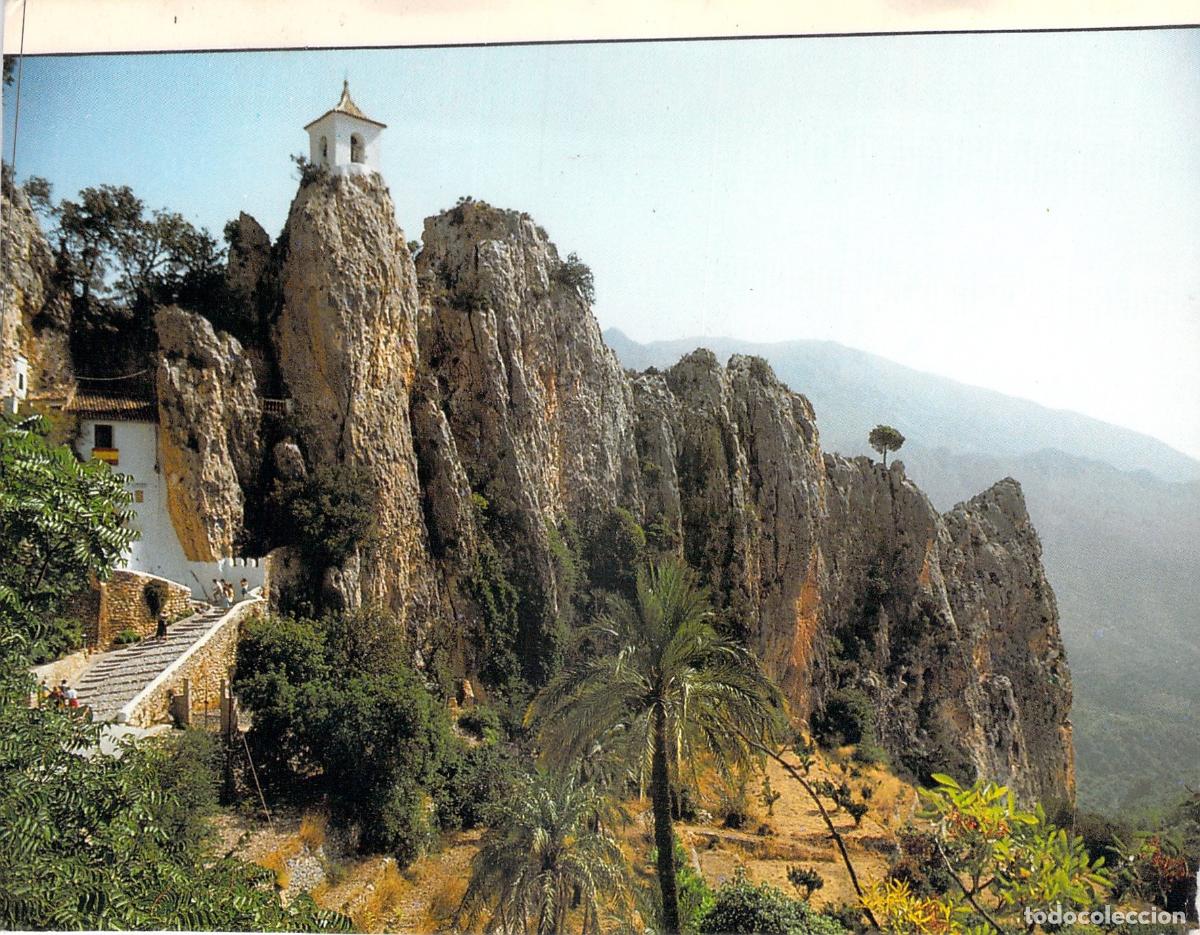 Postales: Postal de Guadalest con vistas al campanario y rocas, Costa Blanca