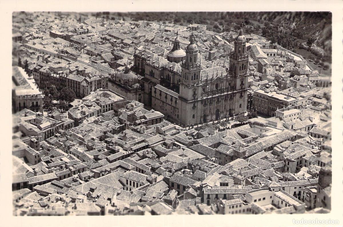 Postales: Postal de Ja&eacute;n: Vista Panor&aacute;mica de la Catedral desde el Castillo