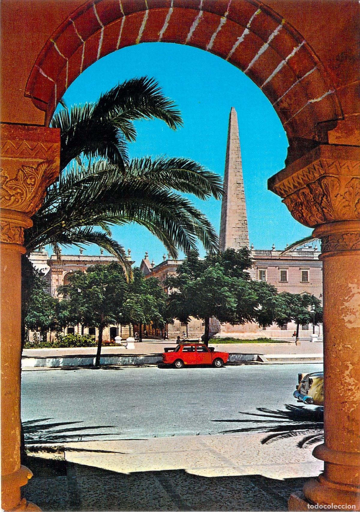 Postales: Postal de Ciudadela, Menorca - Plaza del General&iacute;simo desde un Arco
