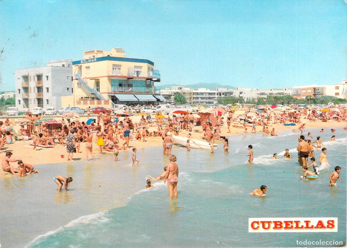 Postales: Postal de la Playa de Cubellas con Ba&ntilde;istas y Edificio Solimar