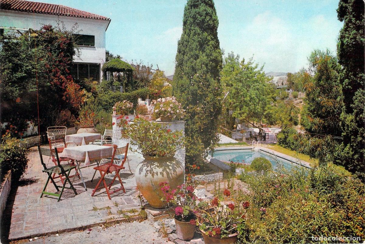 Postales: Postal Hotel Gaviota en M&aacute;laga, Detalle de Jardines y Piscina