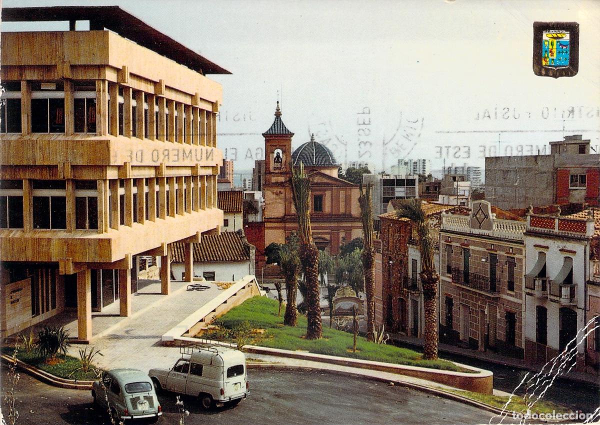 Postales: Postal de Benicasim, Castell&oacute;n: Ayuntamiento e Iglesia