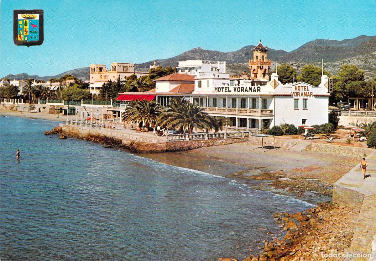 Postales: Postal de la Playa y el Hotel Voramar en Benic&agrave;ssim
