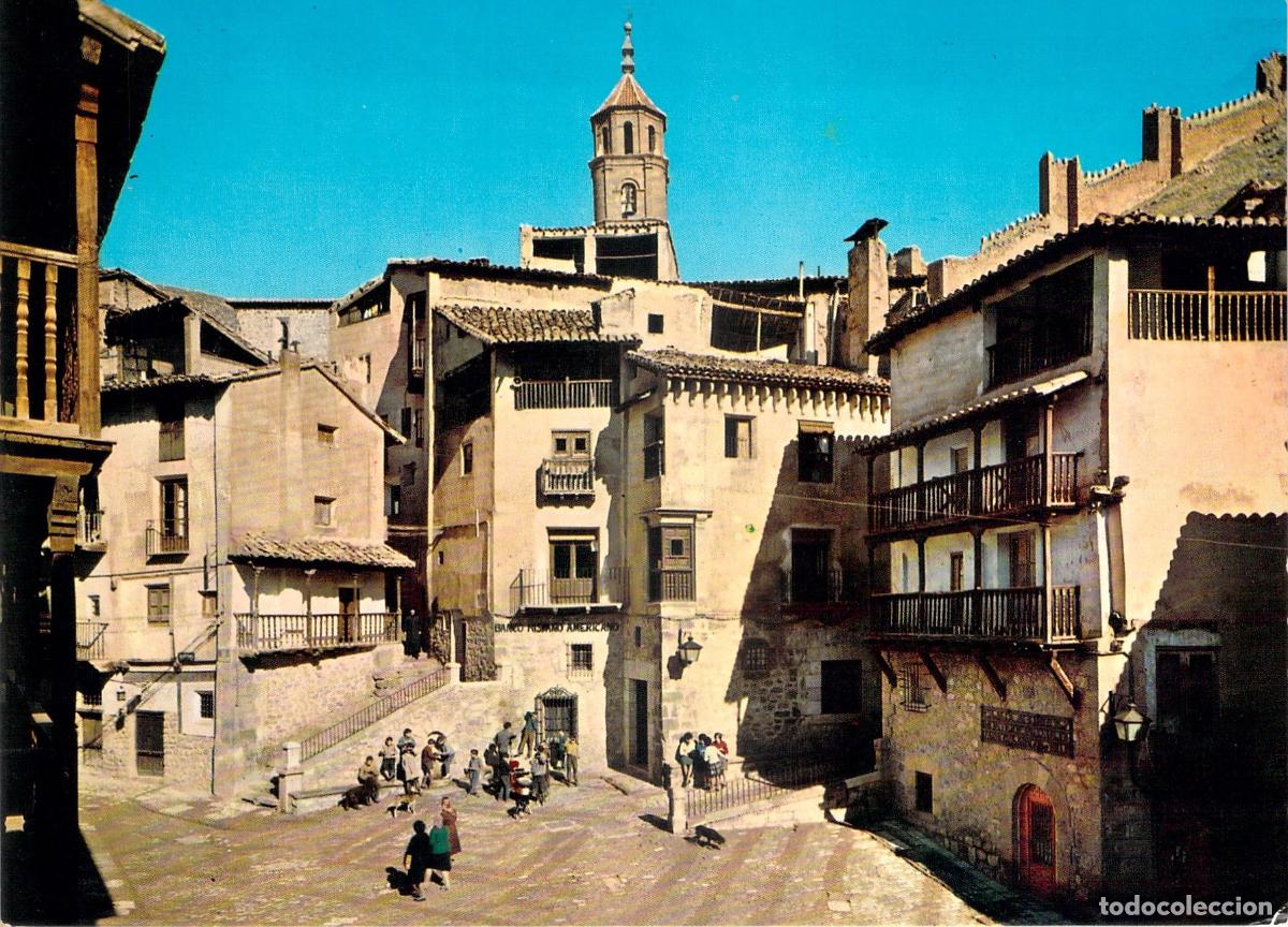 Postales: Postal de Albarrac&iacute;n, Plaza del Caudillo y Murallas