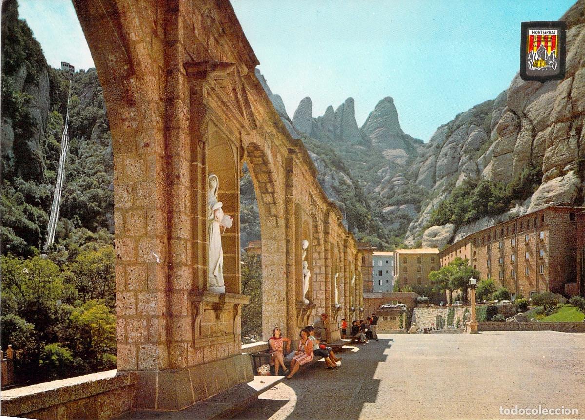 Postales: Postal de la Plaza del Santuario de Montserrat, Catalu&ntilde;a