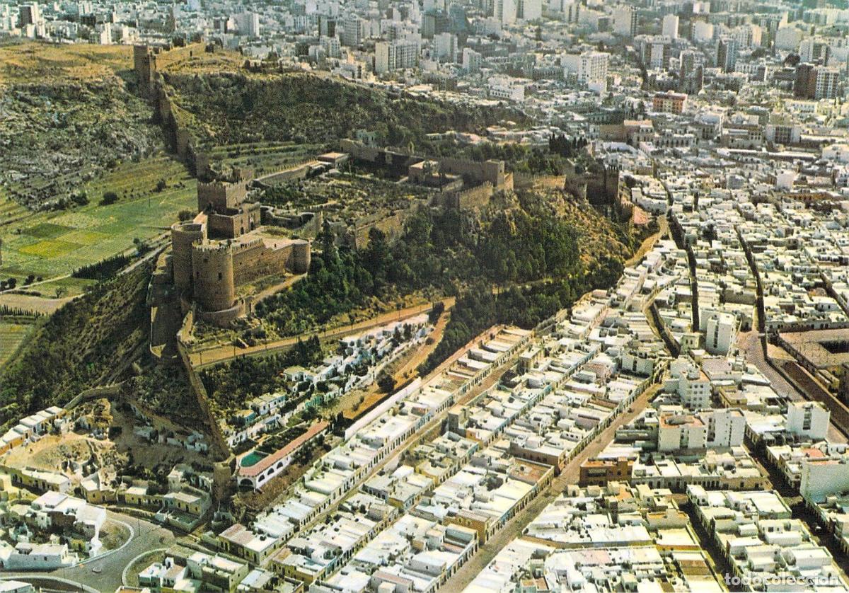 Postales: Postal de Almer&iacute;a - Vista A&eacute;rea de la Ciudad y la Alcazaba