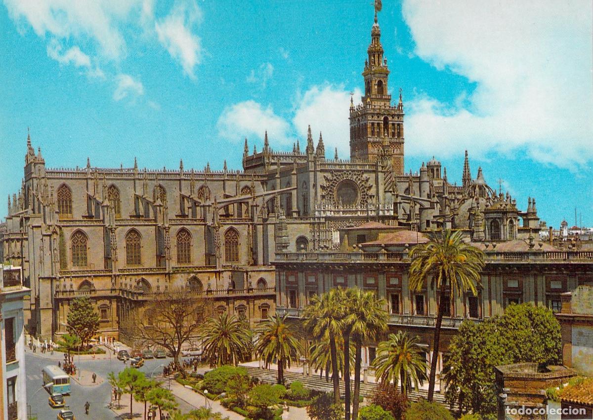 Postales: Postal de Sevilla, Archivo de Indias y la Catedral con la Giralda
