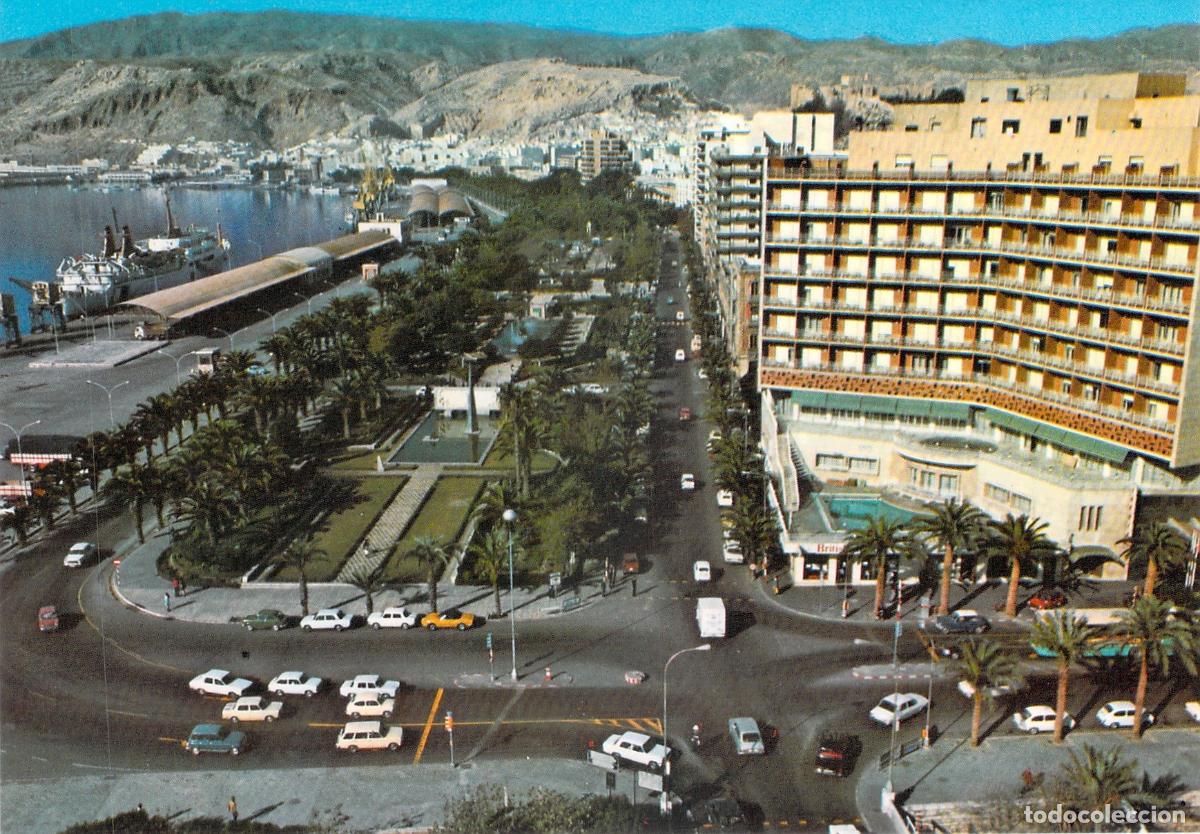 Postales: Postal de Almer&iacute;a: Vista del Puerto y Parque de Jos&eacute; Antonio