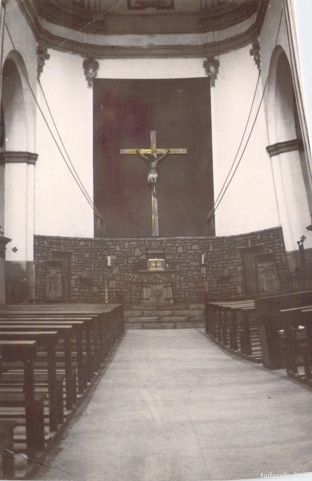 Postales: Postal de interior de iglesia con altar de piedra y olivo en Samper