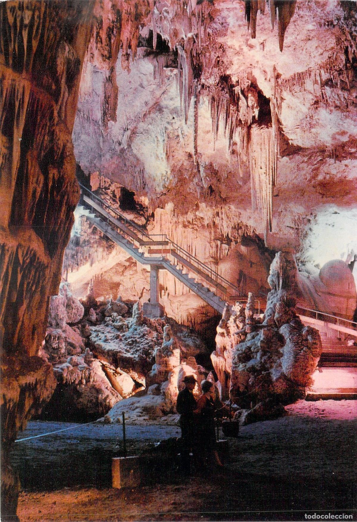 Postales: Postal de la Cueva de Nerja, Escalera de la Sala de la Cascada