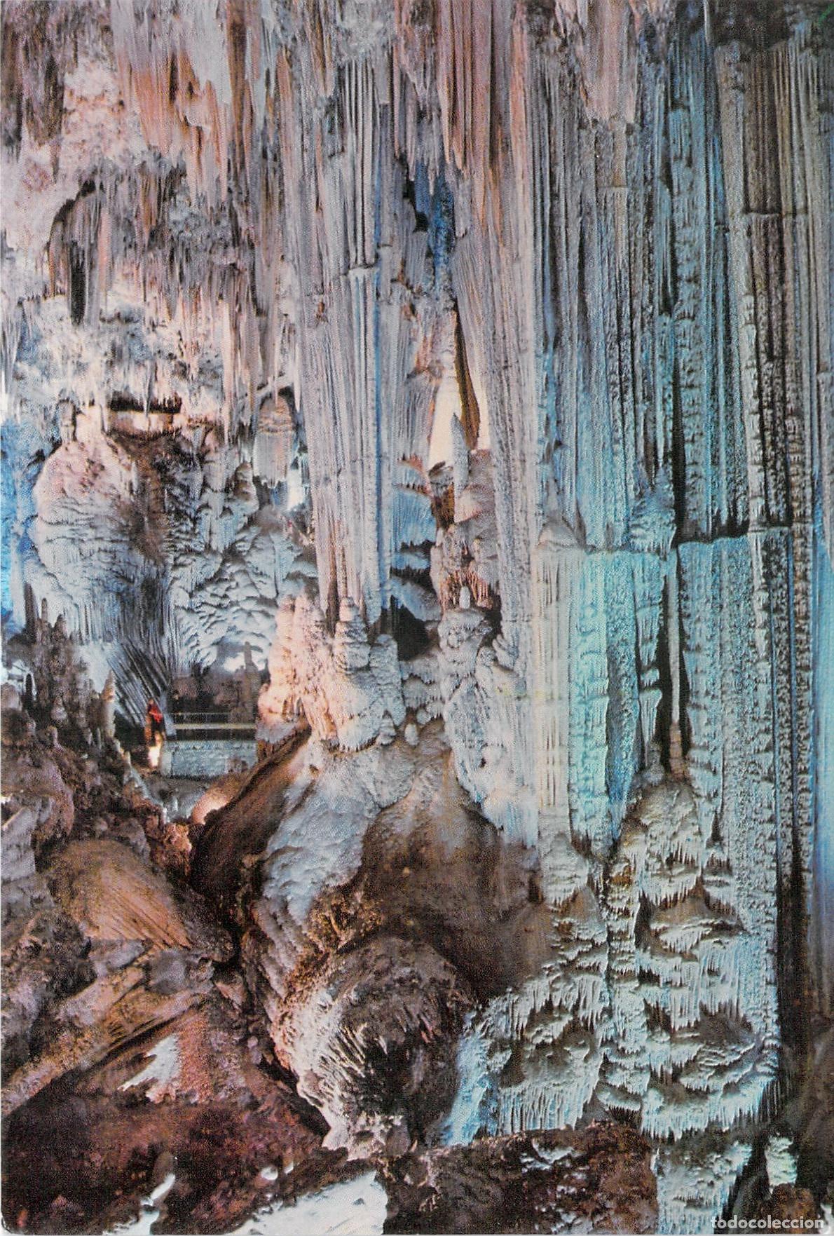 Postales: Postal de la Sala del Cataclismo en la Cueva de Nerja, M&aacute;laga