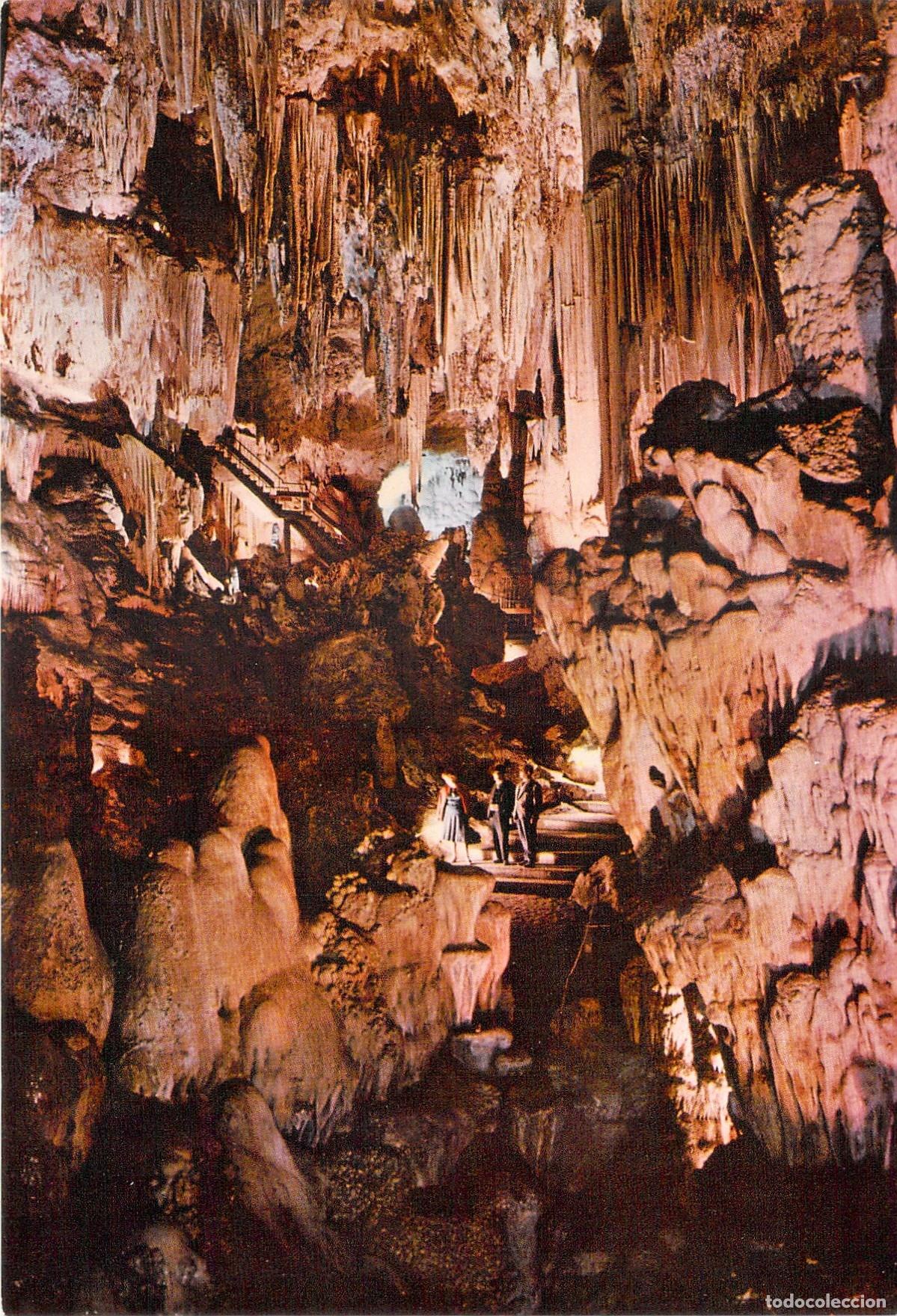Postales: Postal de la Cueva de Nerja, Sala de los Fantasmas en M&aacute;laga