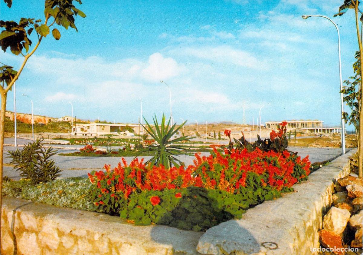 Postales: Postal de los exteriores de la Cueva del Tesoro en M&aacute;laga