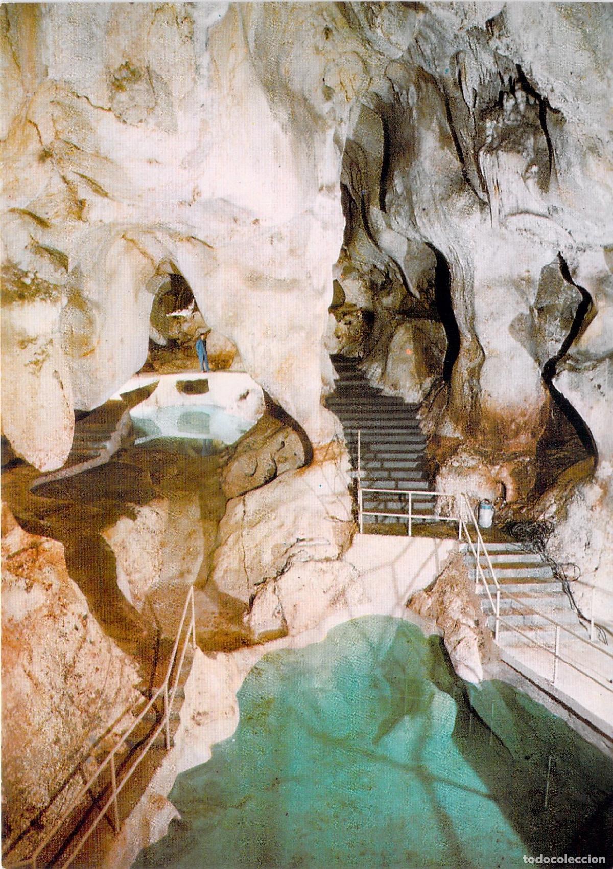 Postales: Postal de la Cueva del Tesoro en M&aacute;laga, Sala de los tres lagos