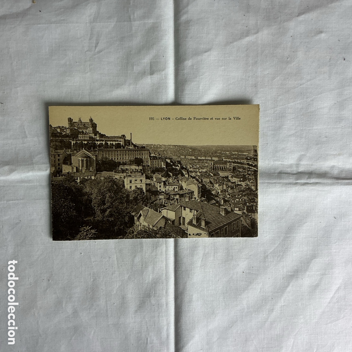 Postales: Postal Lyon (Francia) &ndash; Colina de Fourvi&egrave;re y vista de la ciudad &ndash; Blanco y negro