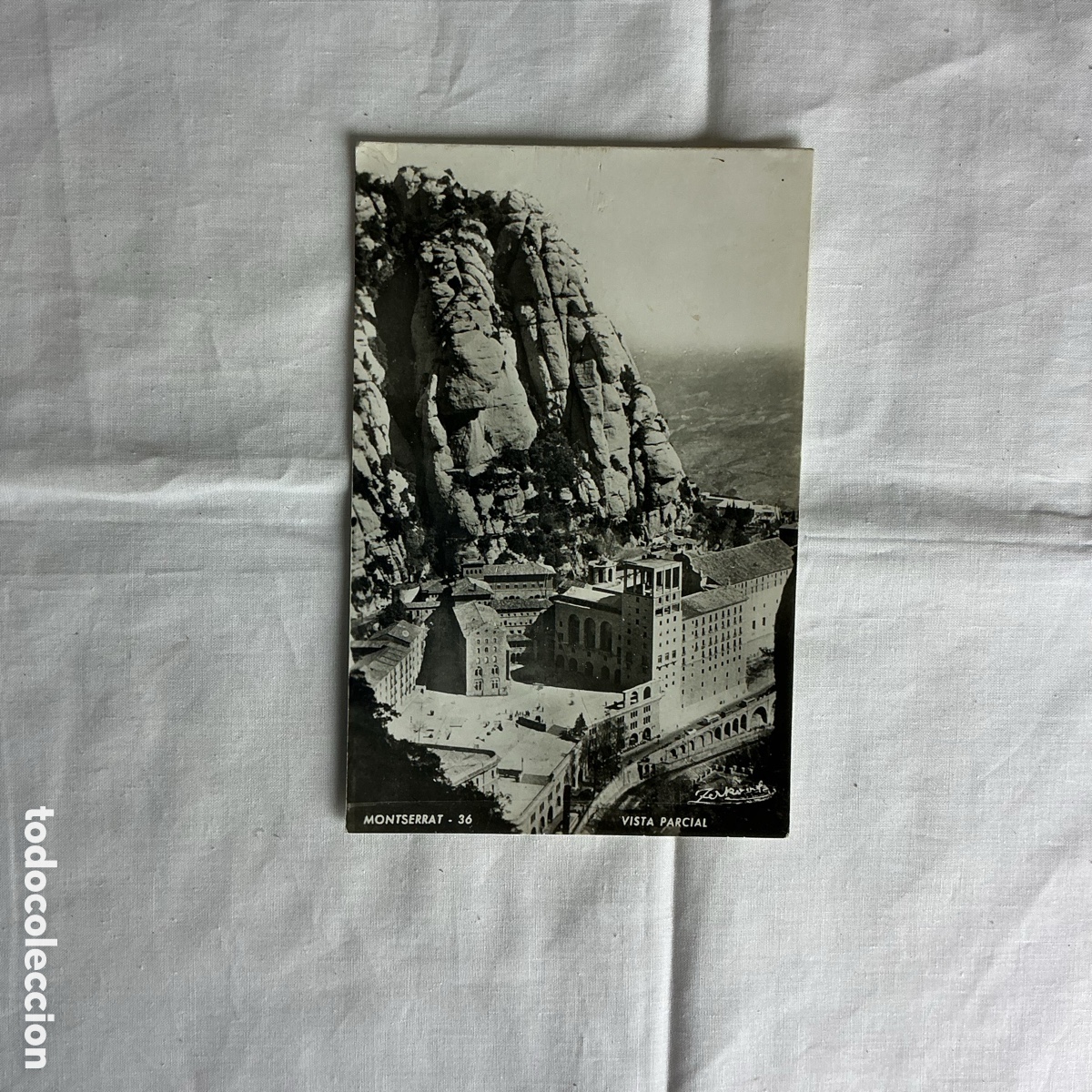 Postales: Postal Montserrat (Barcelona) &ndash; Vista parcial del Monasterio &ndash; Blanco y negro
