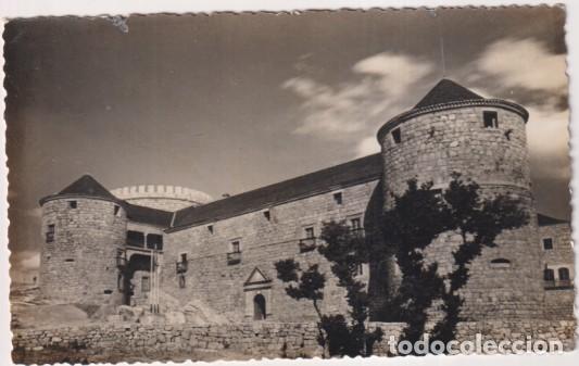 Postales: &rdquo;Navas del marqu&eacute;s (&Aacute;vila). Escuela Nacional de Instructoras &rdquo;&rdquo;Isabel la Cat&oacute;lica&rdquo;&rdquo; Secci&oacute;n Femenina