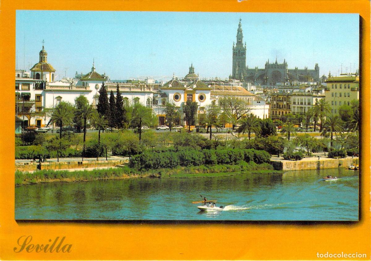 Postales: Postal de Sevilla con Plaza de Toros, Giralda y Catedral