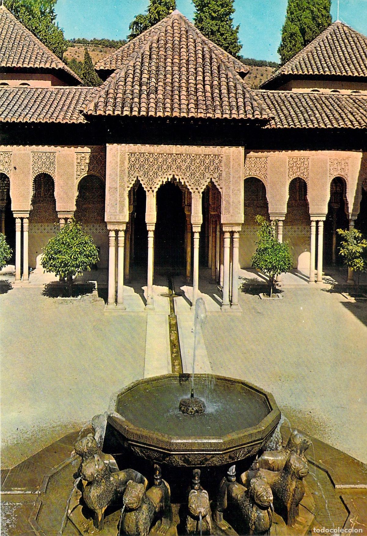 Postales: Postal de Granada - El Patio de los Leones en la Alhambra