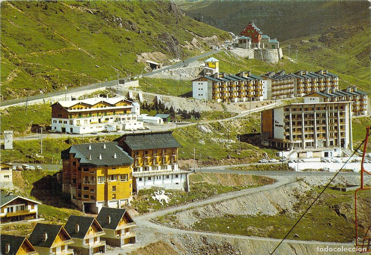 Postales: Postal de Candanchu en el Pirineo Aragon&eacute;s, hoteles y monta&ntilde;a