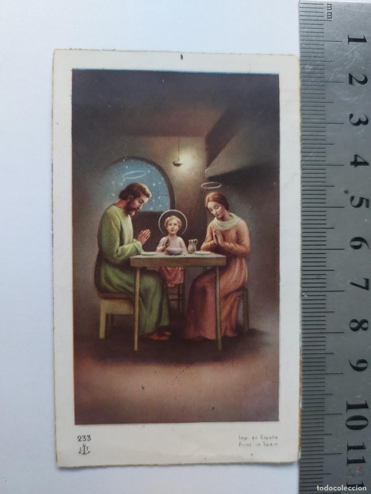 Postales: Estampa de la Sagrada Familia en la mesa con el Ni&ntilde;o Jes&uacute;s