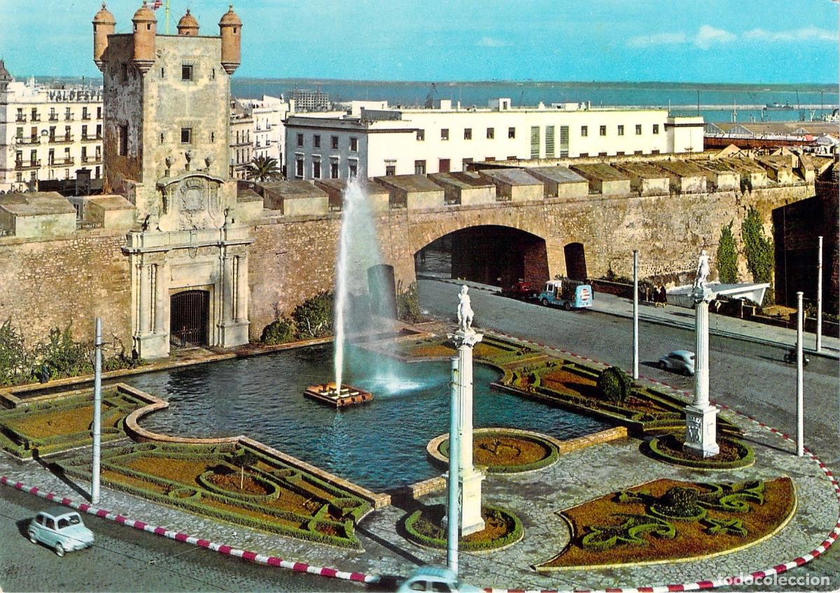 Postales: Postal de la Puerta de Tierra y monumentos en C&aacute;diz