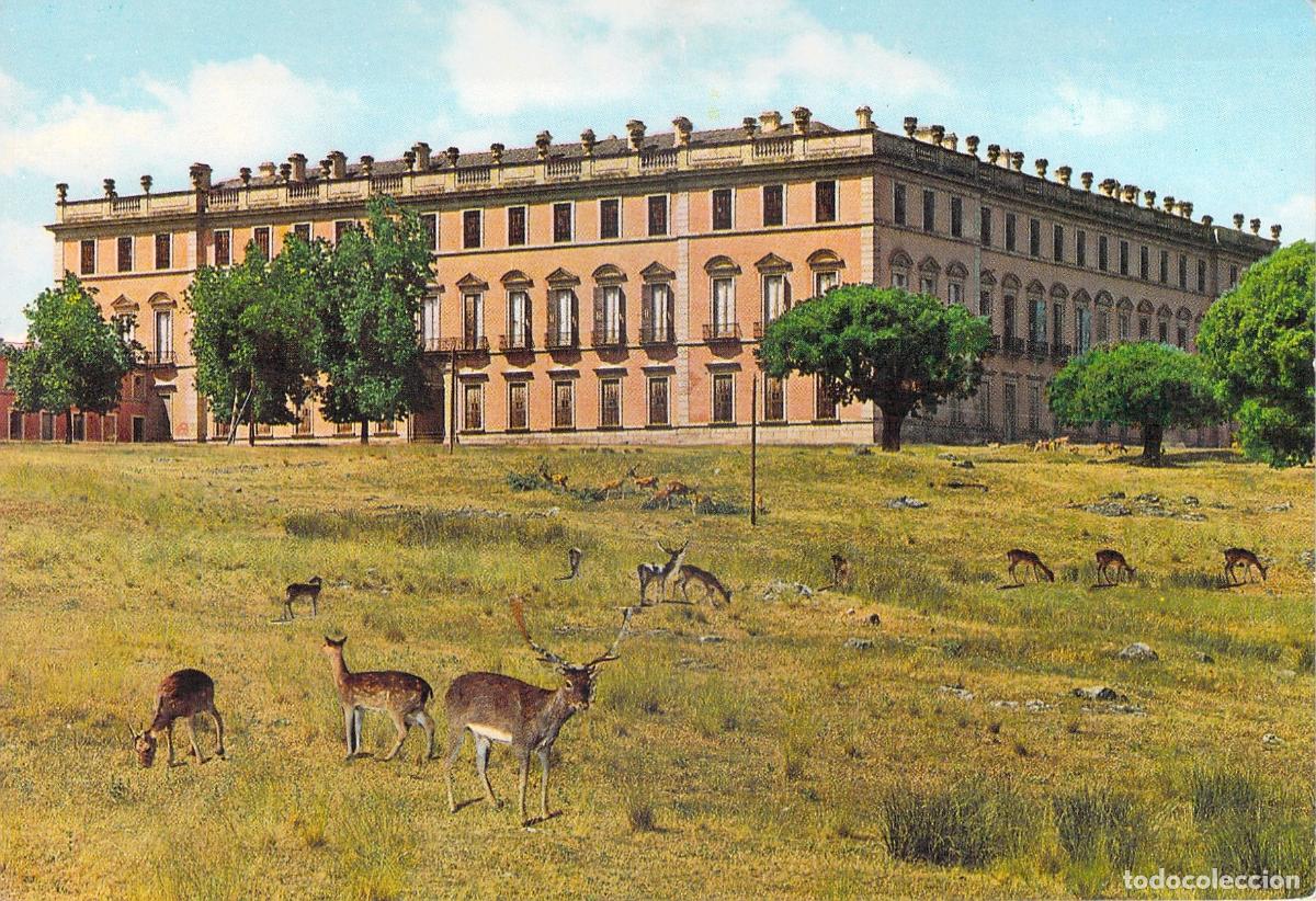 Postales: Postal del Palacio Real de Riofrio en Segovia Fachada y Ciervos