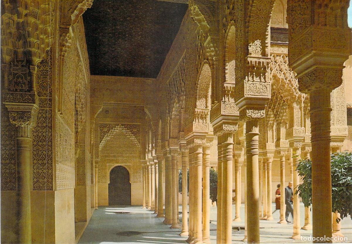 Postales: Postal de Granada, Alhambra, Galer&iacute;a y columnas del Patio de los Leones
