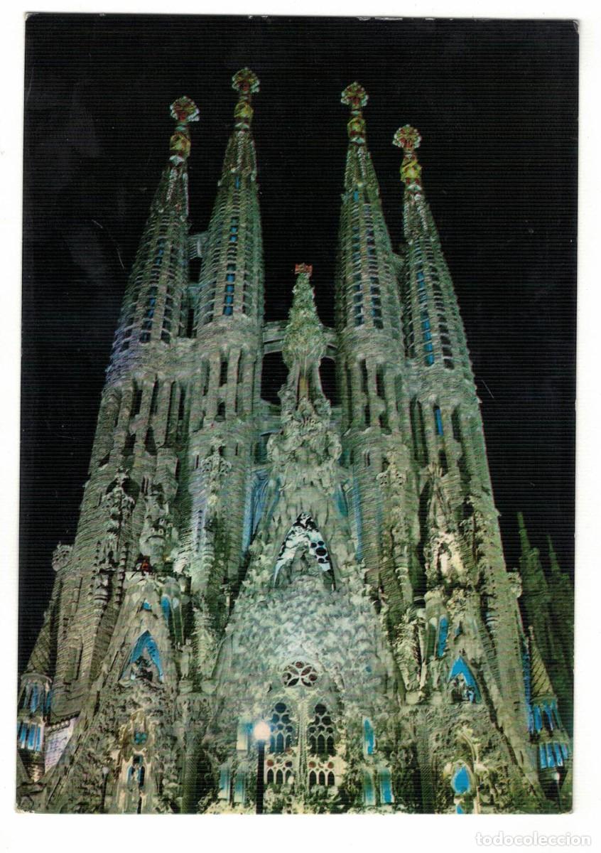 Postales: Postal Barcelona Sagrada Familia iluminada de noche arquitectura Gaud&iacute; a&ntilde;os 70‑80 circulada