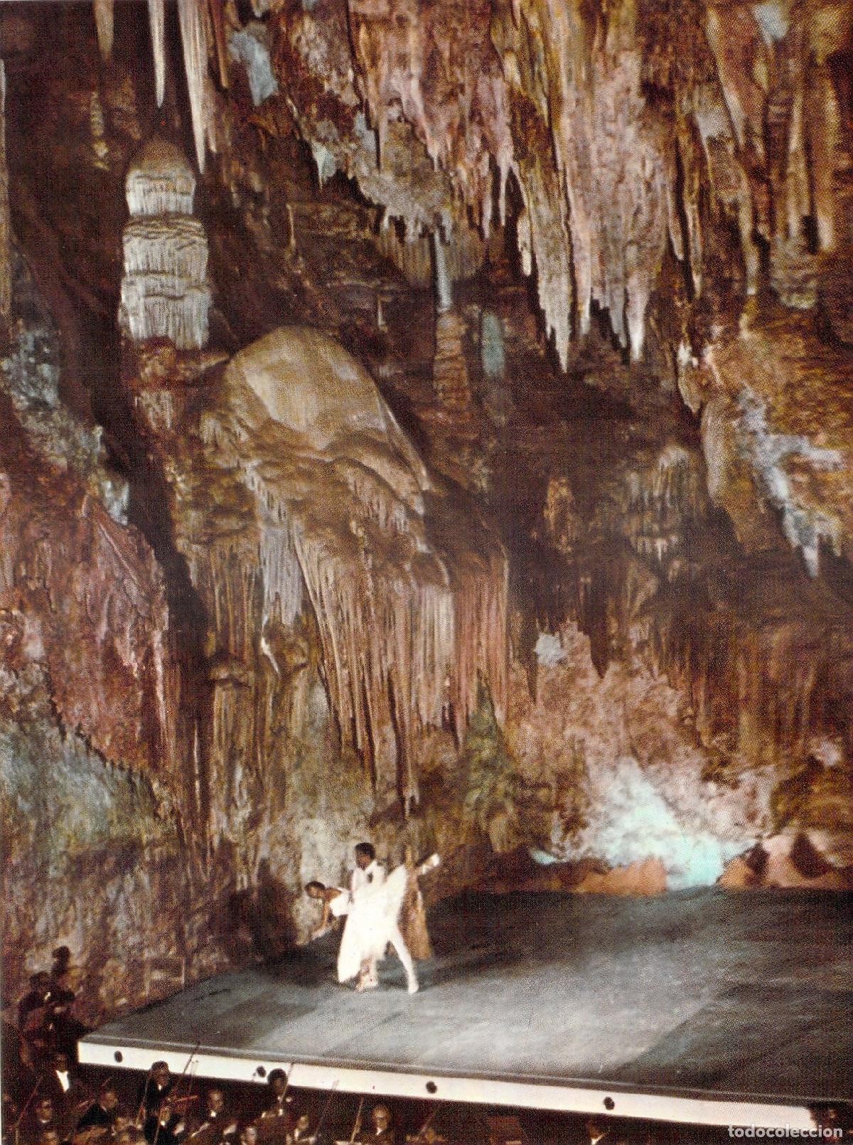 Postales: Postal de la Cueva de Nerja con actuacion del Ballet de la Opera de Paris