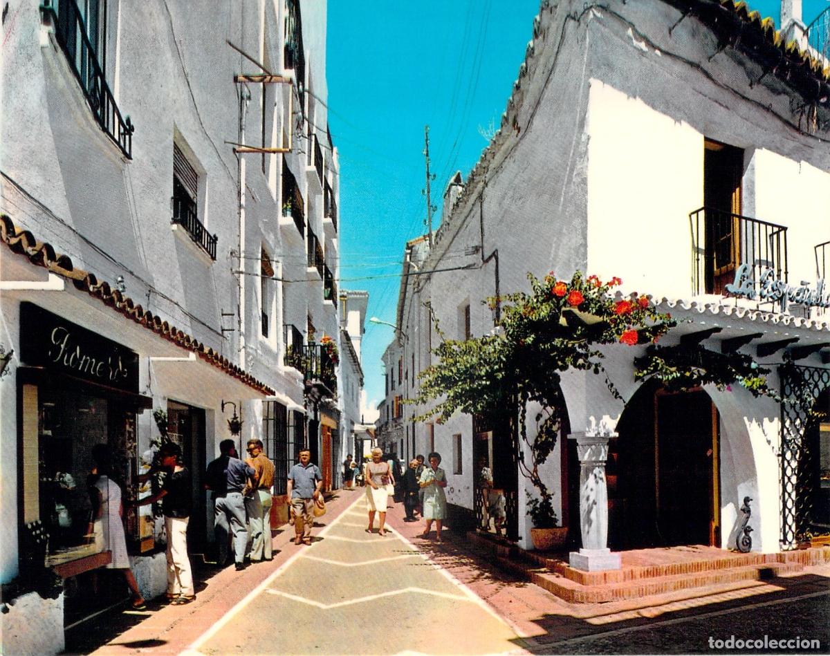 Postales: Postal de una calle t&iacute;pica en Marbella, Costa del Sol
