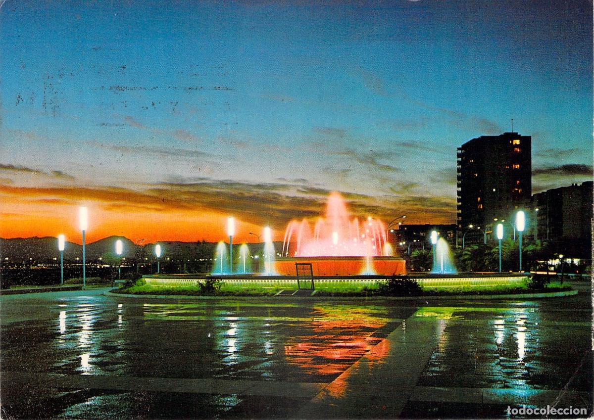 Postales: Postal de Salou Costa Dorada con atardecer en fuente iluminada