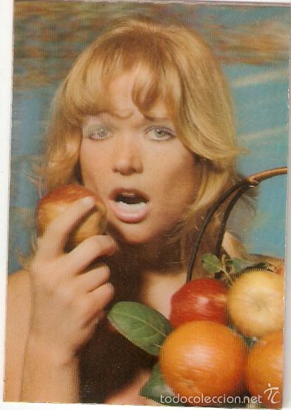 Cartoline: Postal 3 Dimensiones. Chica con Manzana, que gui&ntilde;a el ojo. Ed. E.Oro. 1961.. Vell i Bell
