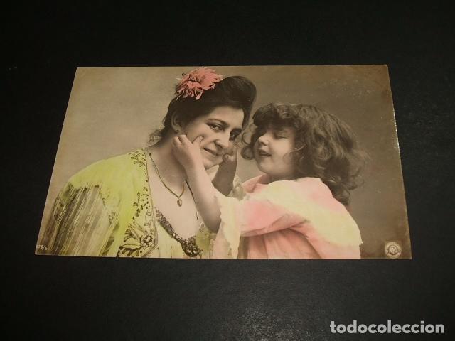 Postales: NI&Ntilde;A CON SU MADRE POSTAL - Foto 1