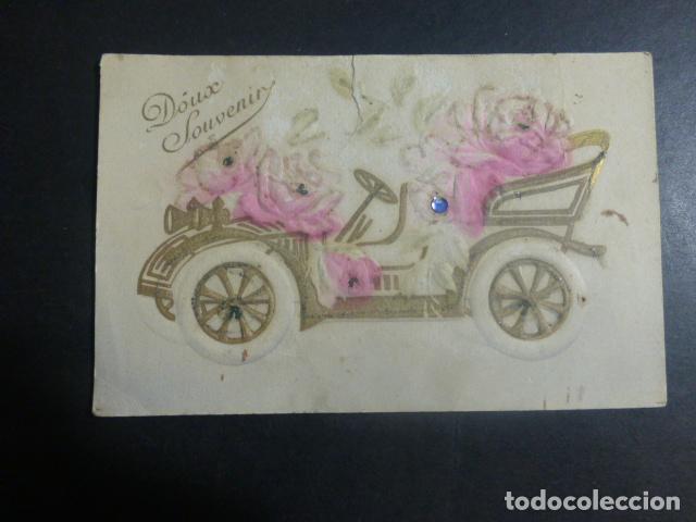 Postales: AUTOMOVIL CON FLORES POSTAL - Foto 1