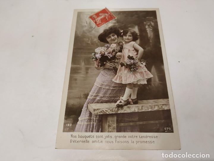 Postales: POSTAL MUJER CON NI&Ntilde;A - Foto 1