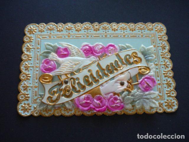 Postales: FELICIDADES ROSAS Y PALOMAS POSTAL CELULOIDE EN RELIEVE - Foto 1