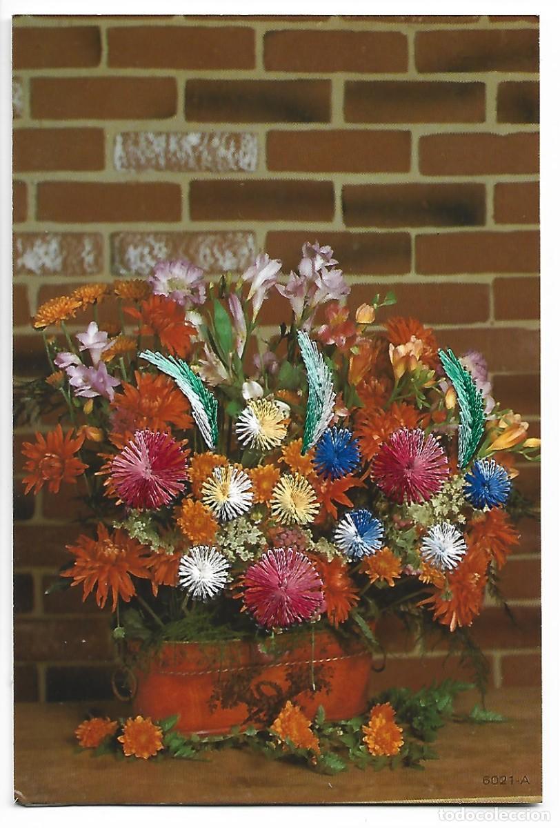 Postales: RAMO DE FLORES EN RELIEVE - Foto 1