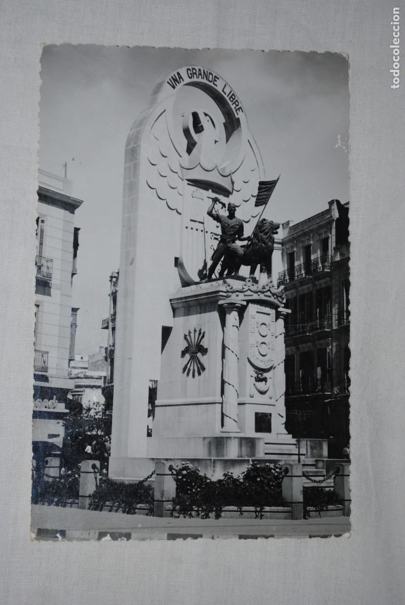 Postales: MELILLA , MONUMENTO AL 17 DE JULIO - Foto 1