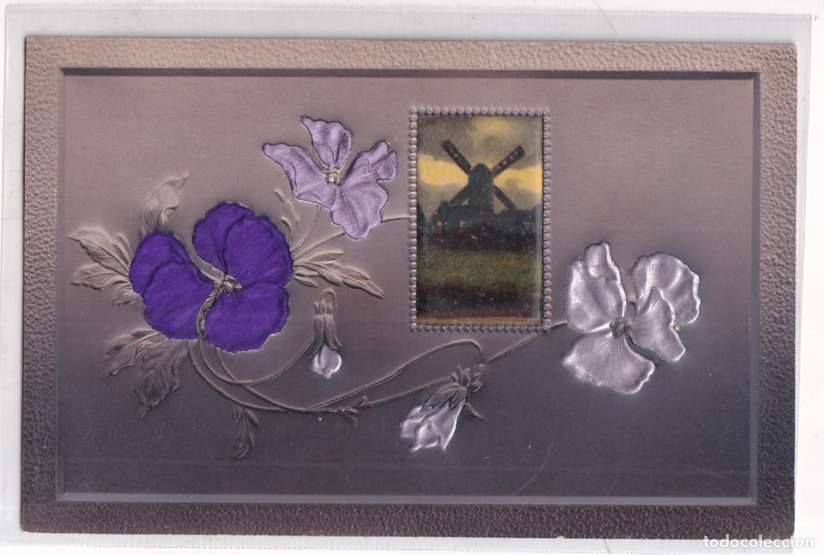 Postales: Postal con relieve y tela flores y paisaje. Sin circular