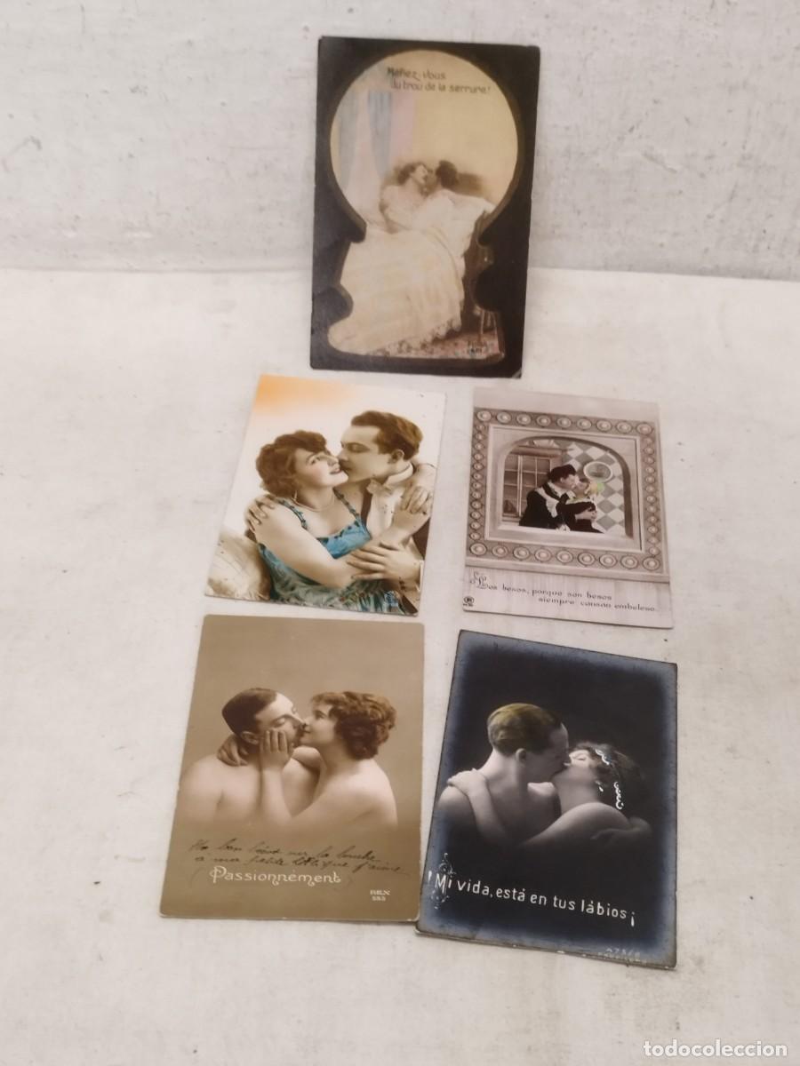 Postales: Lote de 5 antiguas tarjetas postales, fotos. Enamorados besandose, erotico. Principios siglo XX.