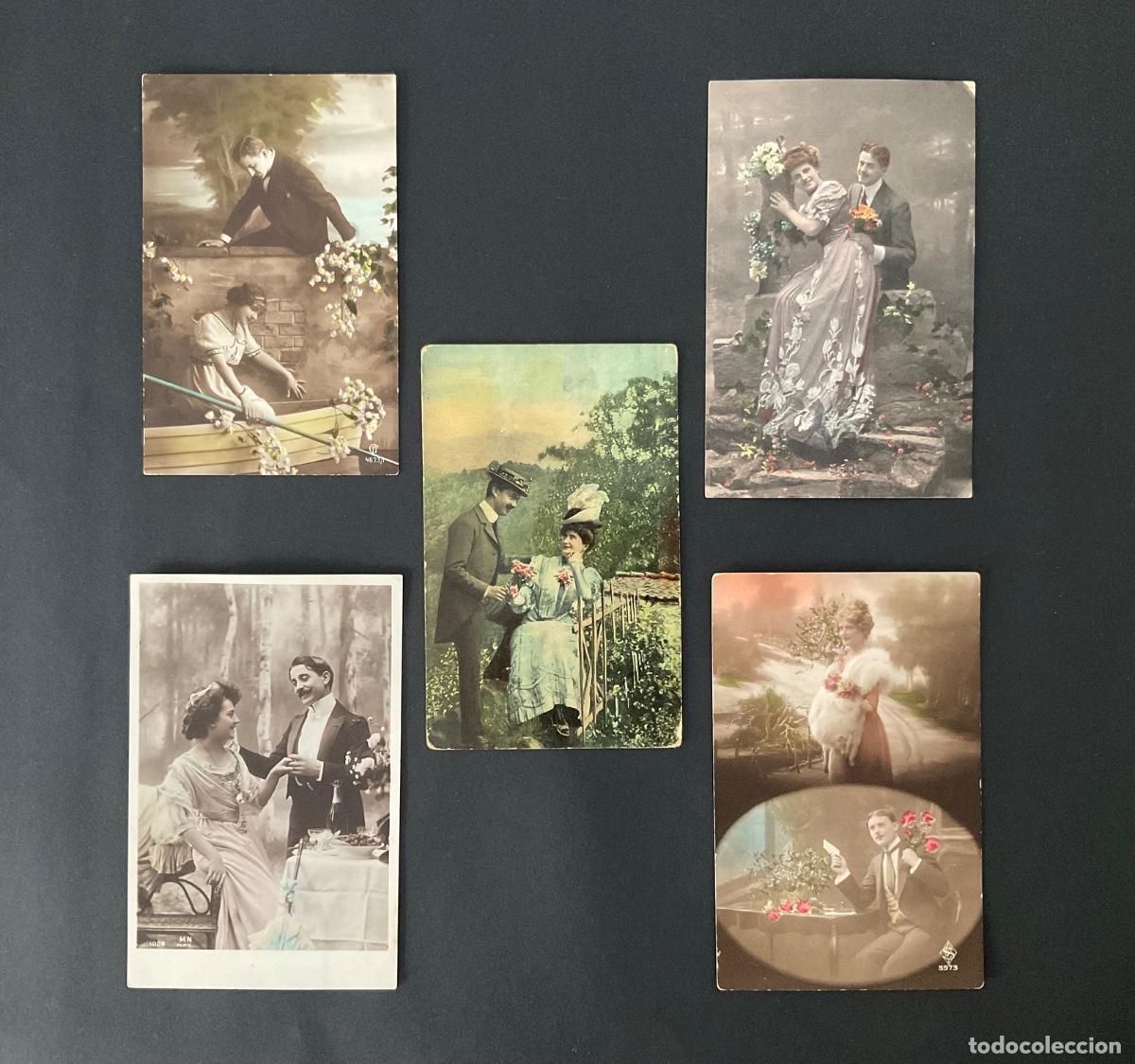 Postales: Lote de 5 postales antiguas con escenas rom&aacute;nticas, principios del siglo XX