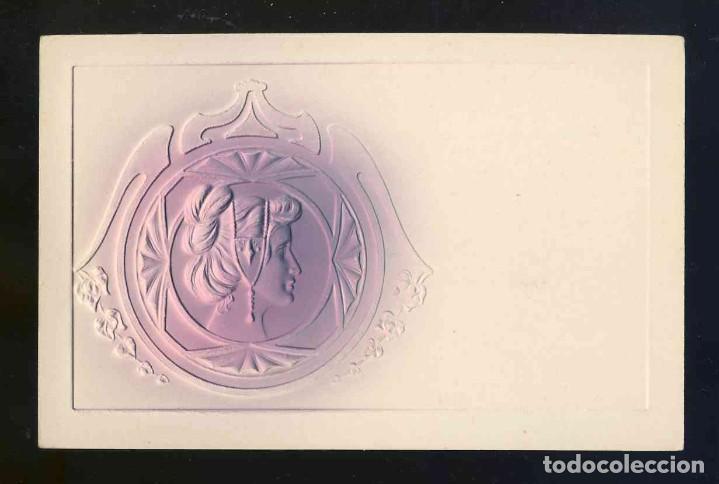 Postales: Postal modernista ilustrada y en relieve: Mujer - Foto 1